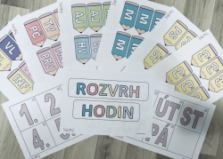 Rozvrh hodin na zeď - pastelky