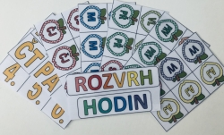 Rozvrh hodin na zeď - jablka- rozměr 9 x 9 cm 